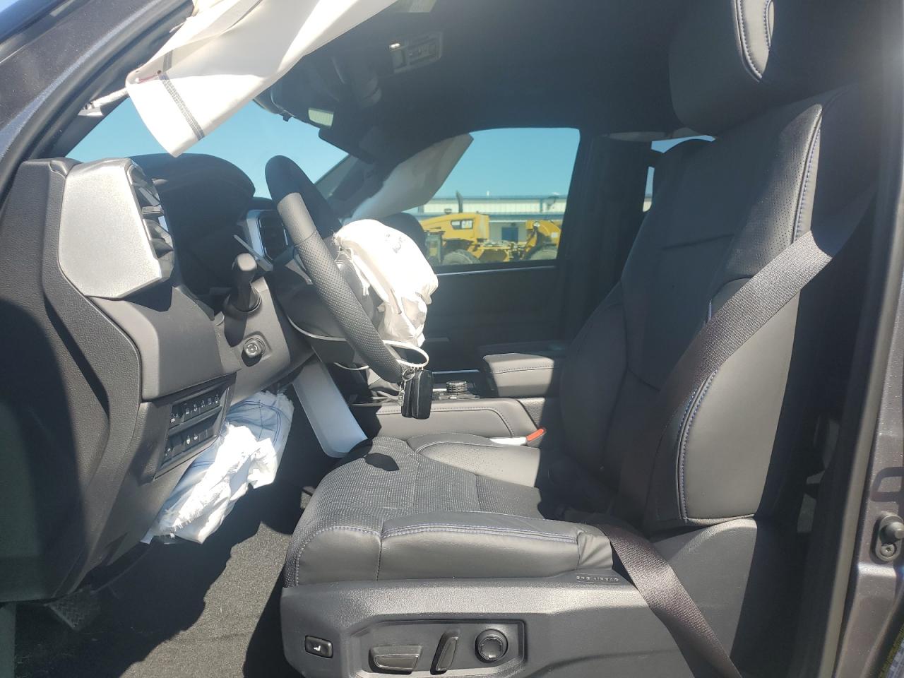 2025 Toyota Sequoia Sr5 VIN: 7SVAAABA2SX071696 Lot: 82672545