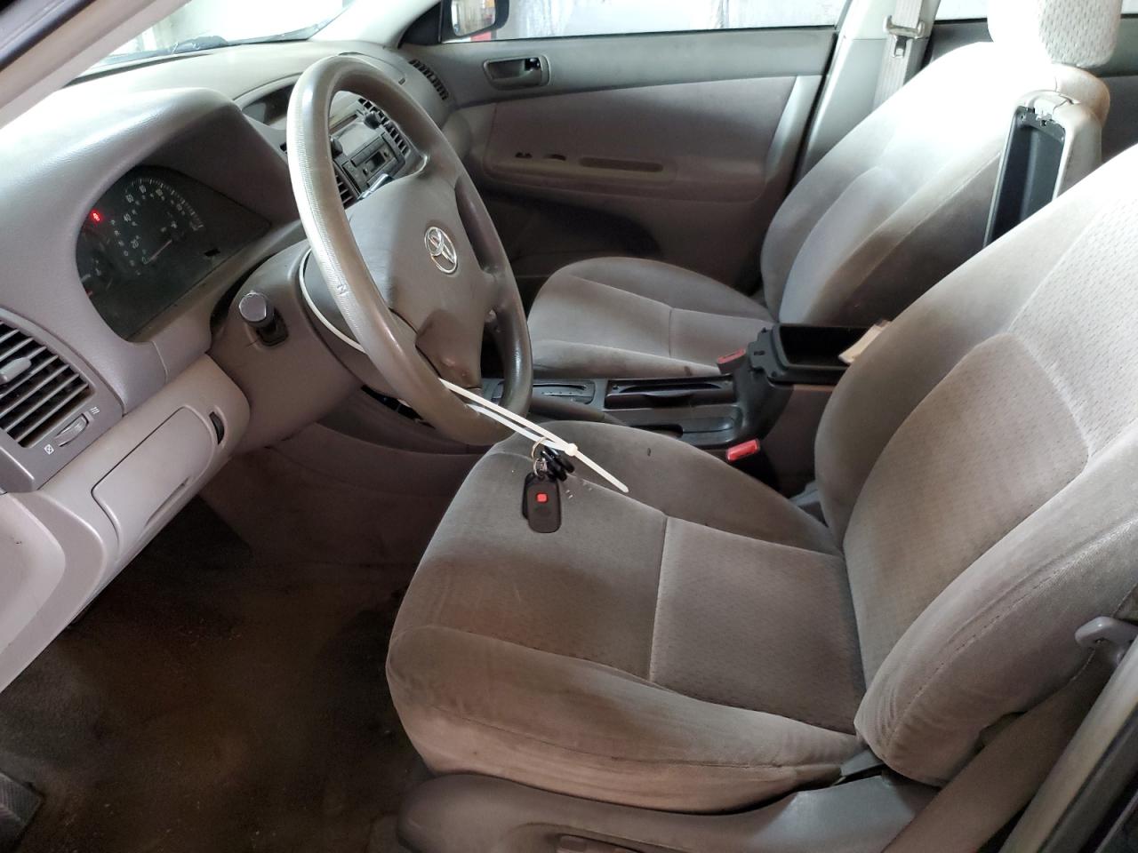 2003 Toyota Camry Le VIN: 4T1BE32K83U156144 Lot: 84994655