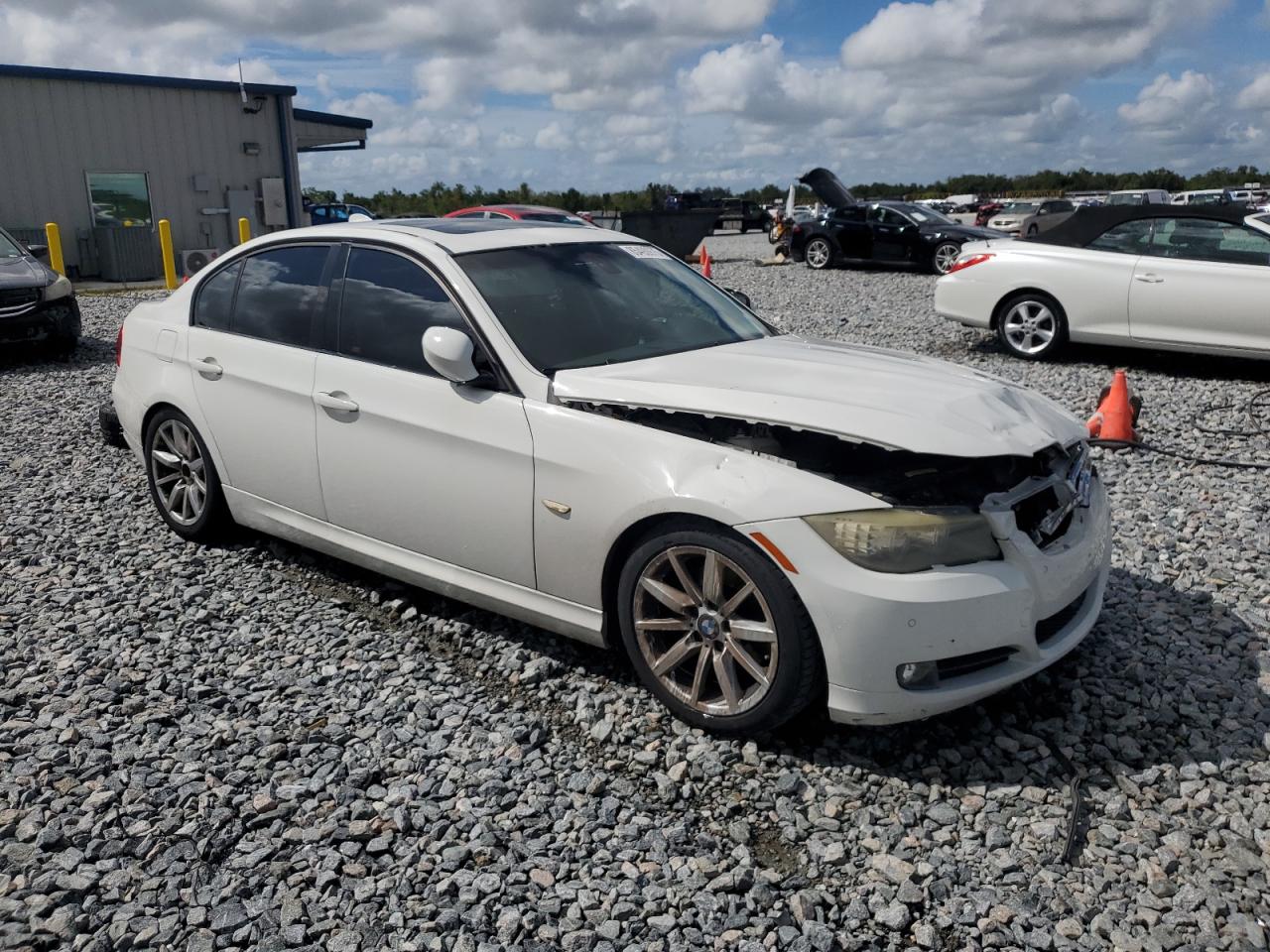 2009 BMW 328 I VIN: WBAPH77599NM28325 Lot: 85490975