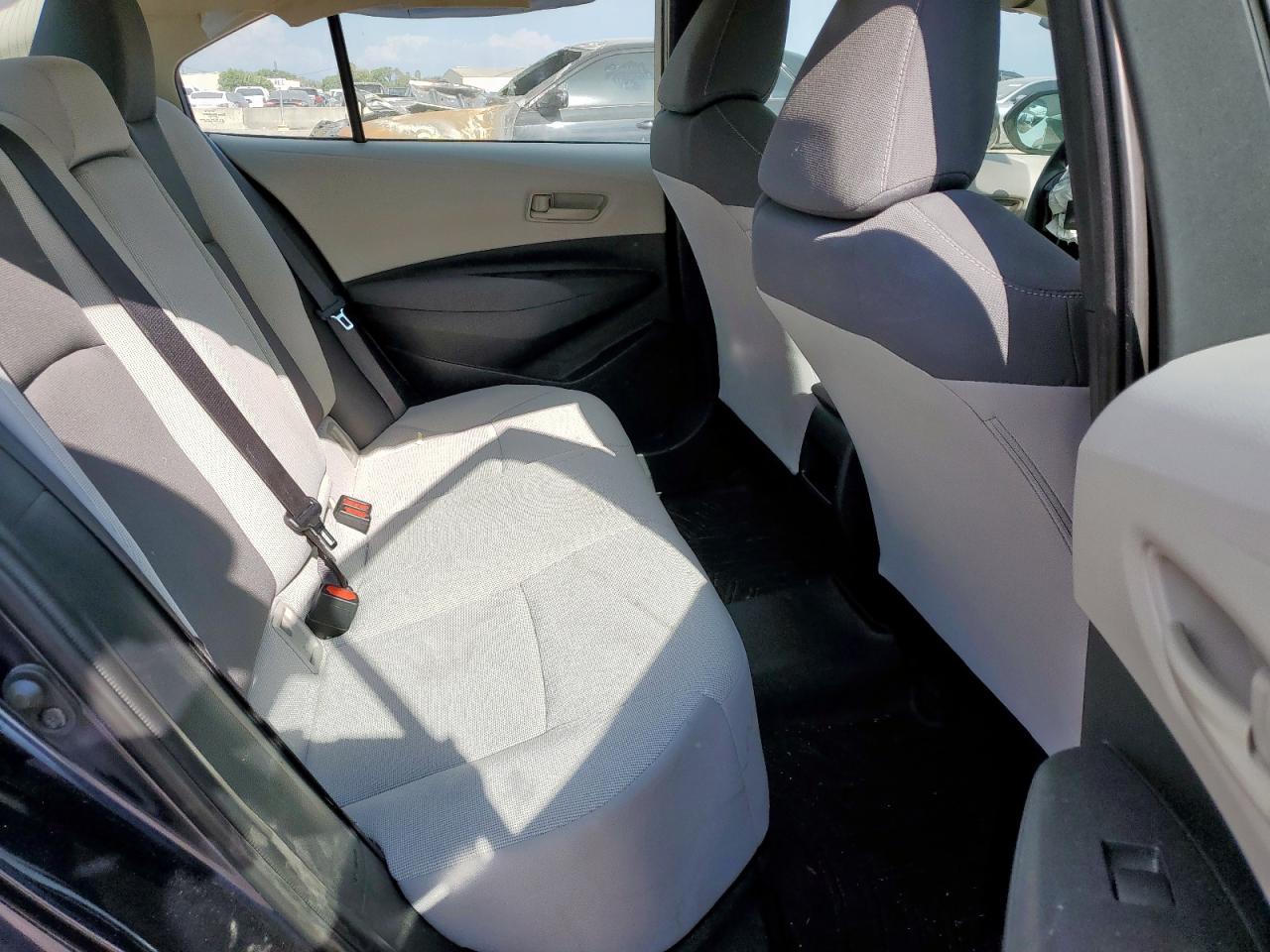 2016 Toyota Camry Le VIN: 4T1BF1FK8GU173169 Lot: 82228895