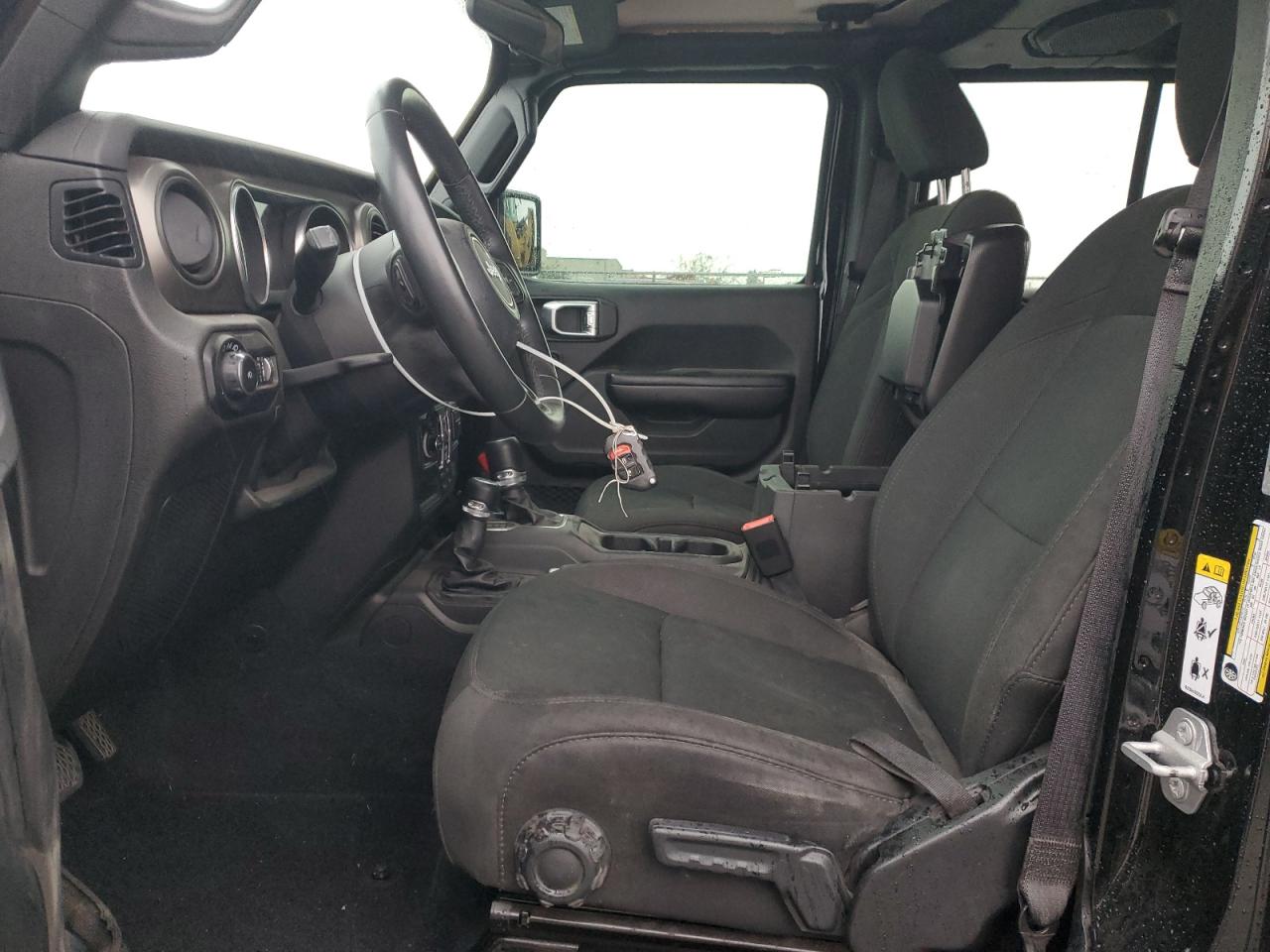 2018 Jeep Wrangler Unlimited Sport VIN: 1C4HJXDG2JW304221 Lot: 82467575