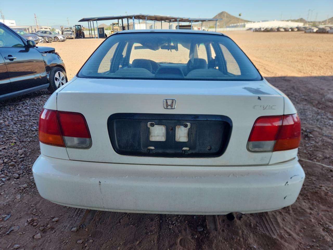1998 Honda Civic Lx VIN: 2HGEJ6672WH613107 Lot: 84933505