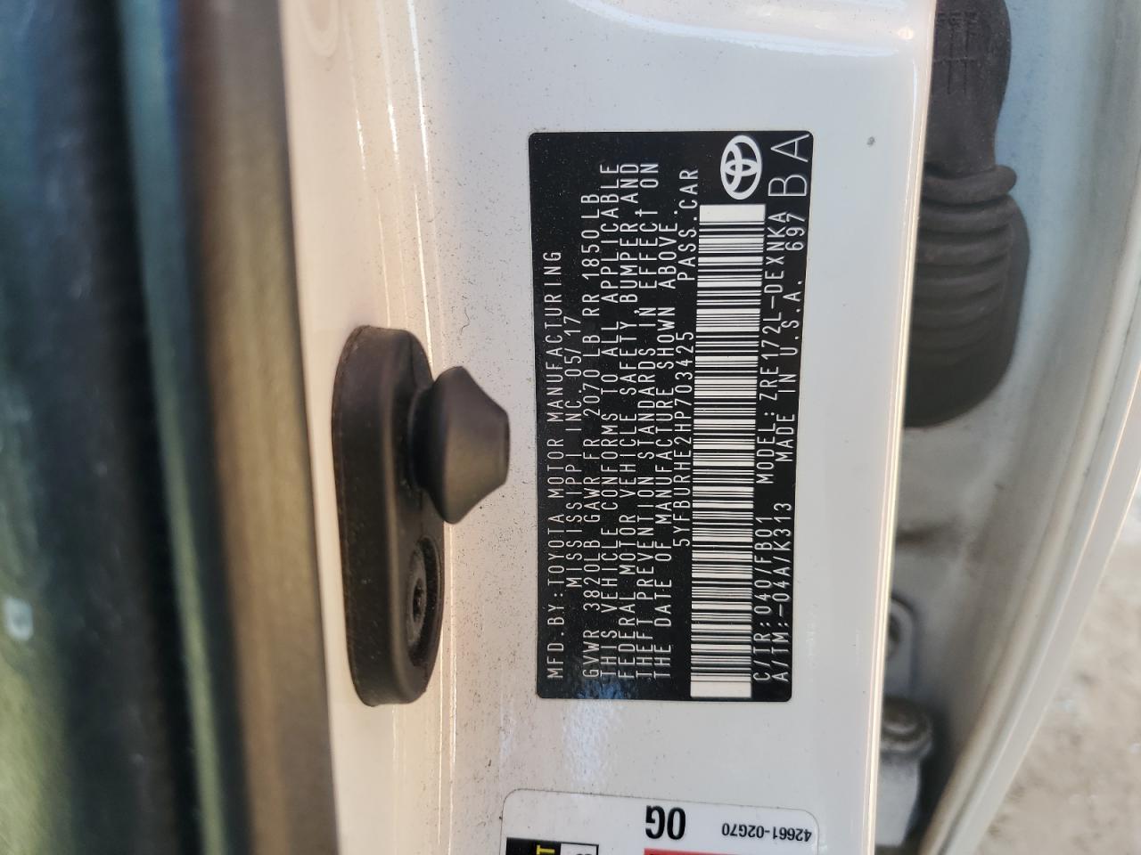 2017 Toyota Corolla L VIN: 5YFBURHE2HP703425 Lot: 82522265