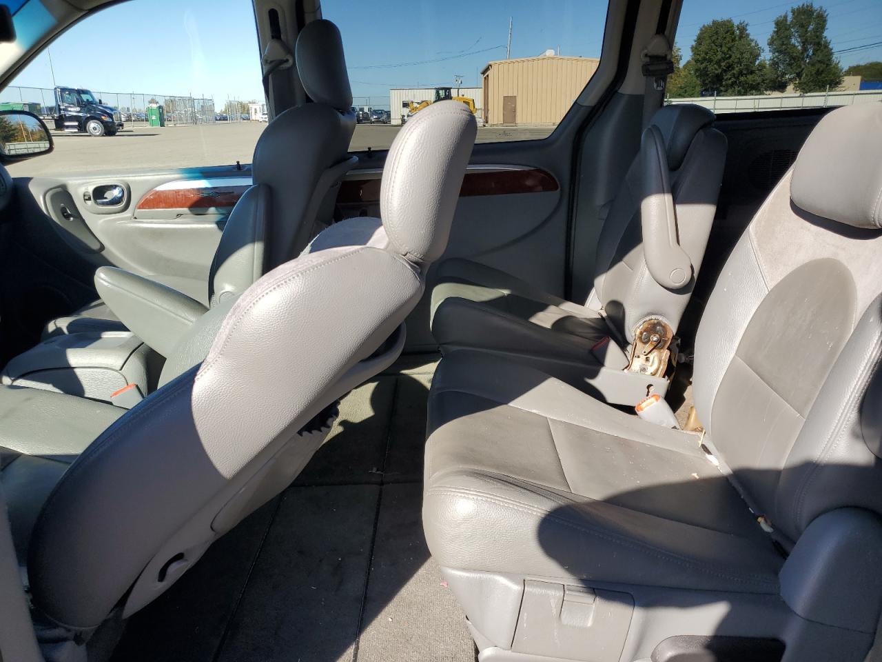 2007 Chrysler Town & Country Limited VIN: 2A4GP64L87R359379 Lot: 86832825