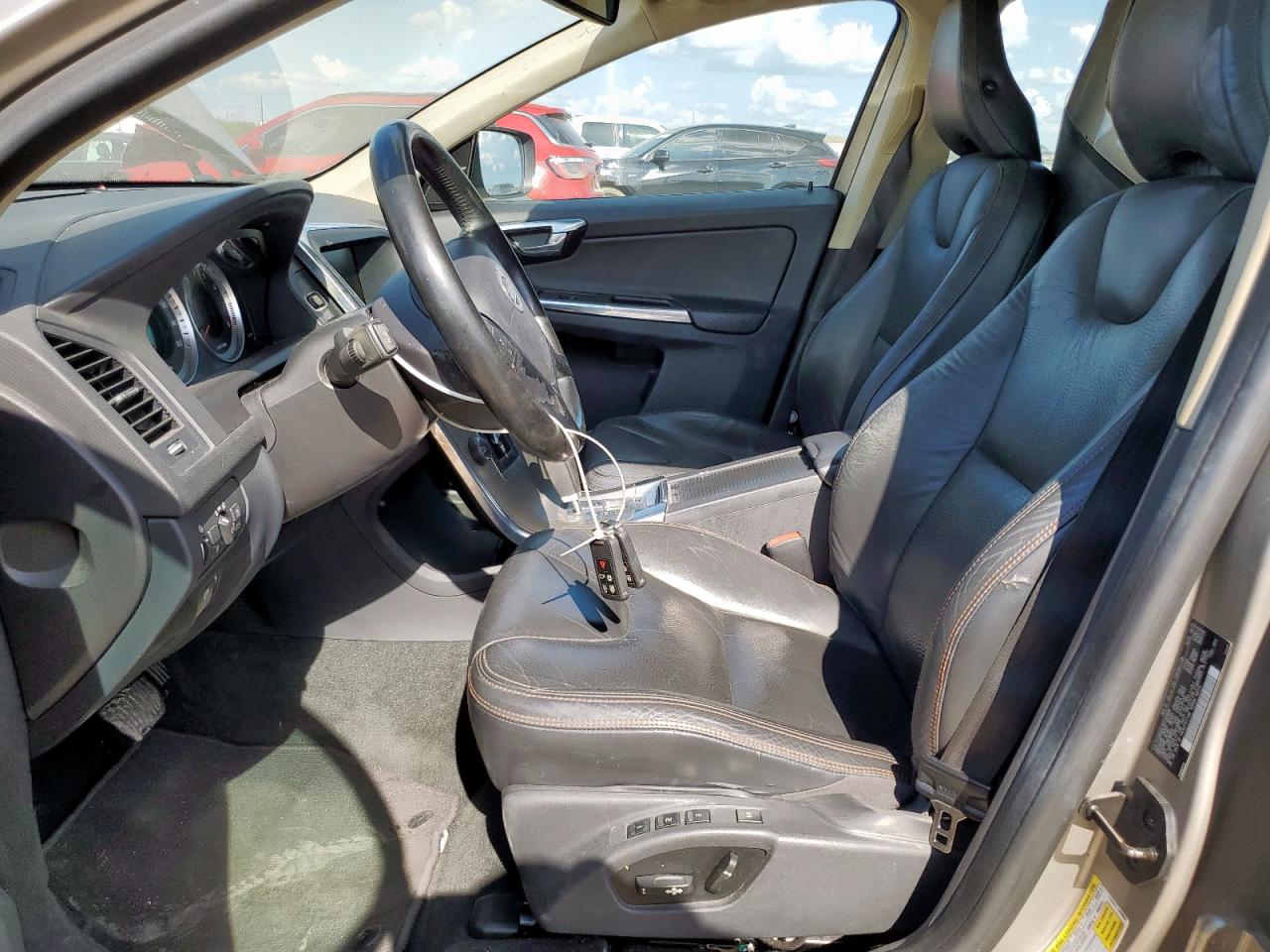 2012 Volvo Xc60 3.2 VIN: YV4952DL8C2337949 Lot: 84646145