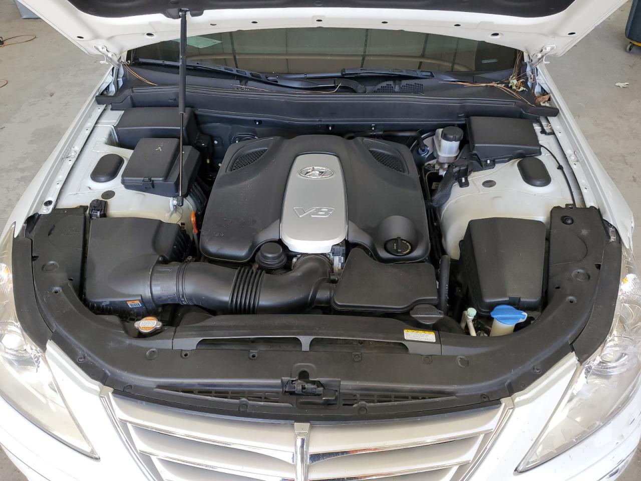 2010 Hyundai Genesis VIN: KMHGC4DF2AU092519 Lot: 82191915