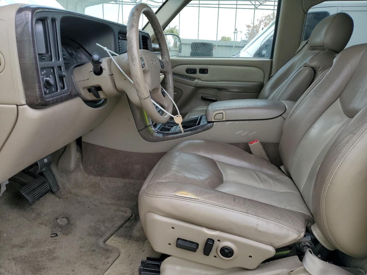 2003 GMC Yukon Denali VIN: 1GKEK63U43J284141 Lot: 82218265