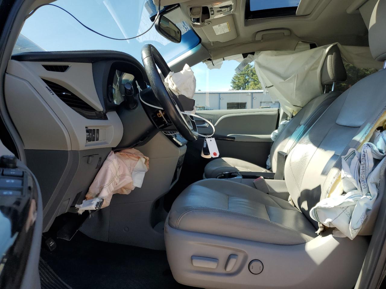 2015 Toyota Sienna Xle VIN: 5TDYK3DC8FS551625 Lot: 85323315