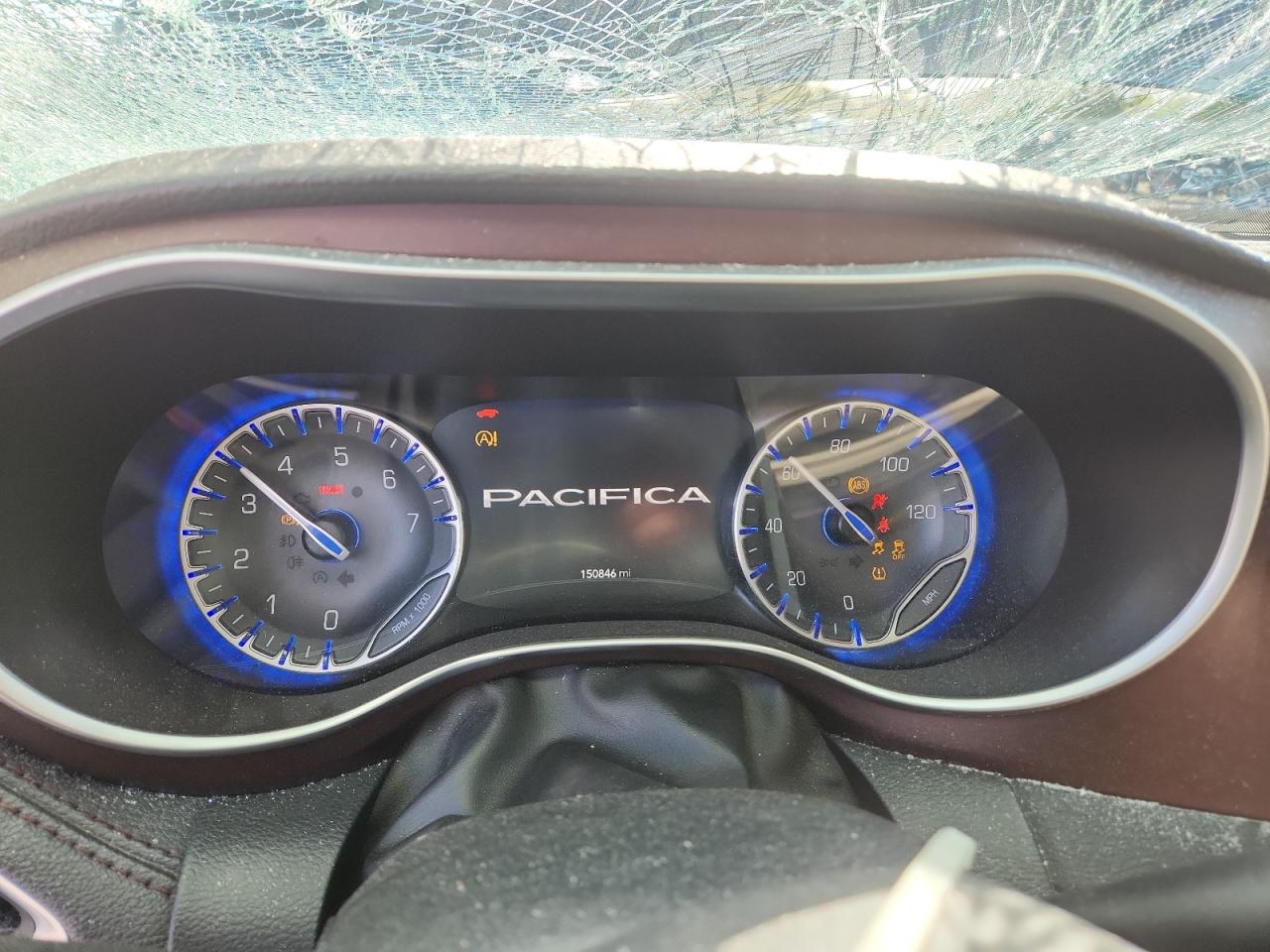 2017 Chrysler Pacifica Limited VIN: 2C4RC1GG6HR812735 Lot: 90452675