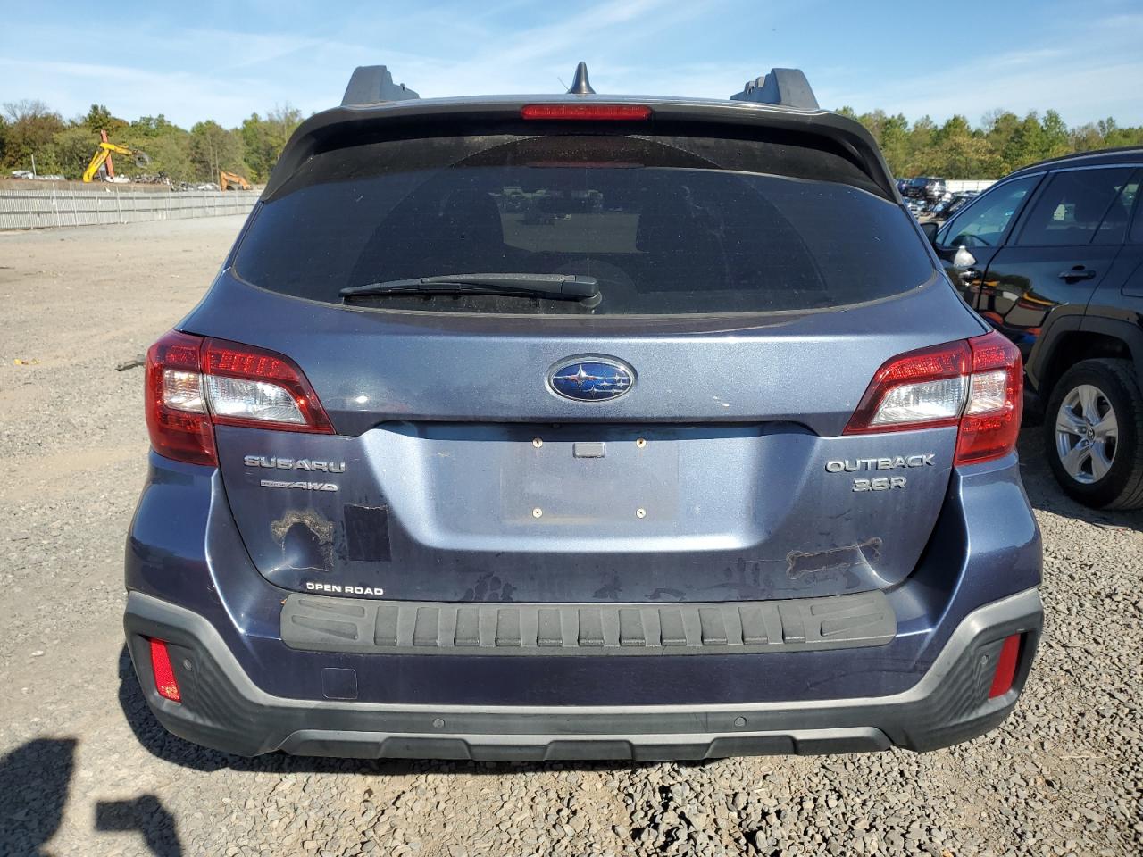 2018 Subaru Outback 3.6R Limited VIN: 4S4BSENC5J3387109 Lot: 81889405