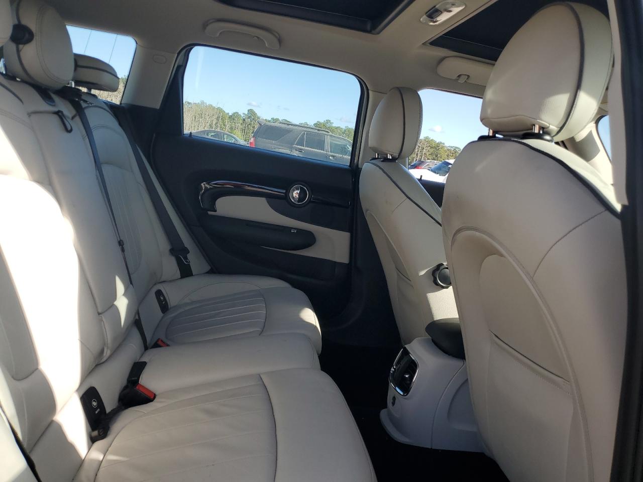 2017 Mini Cooper Clubman VIN: WMWLN5C52H2E31667 Lot: 82243595