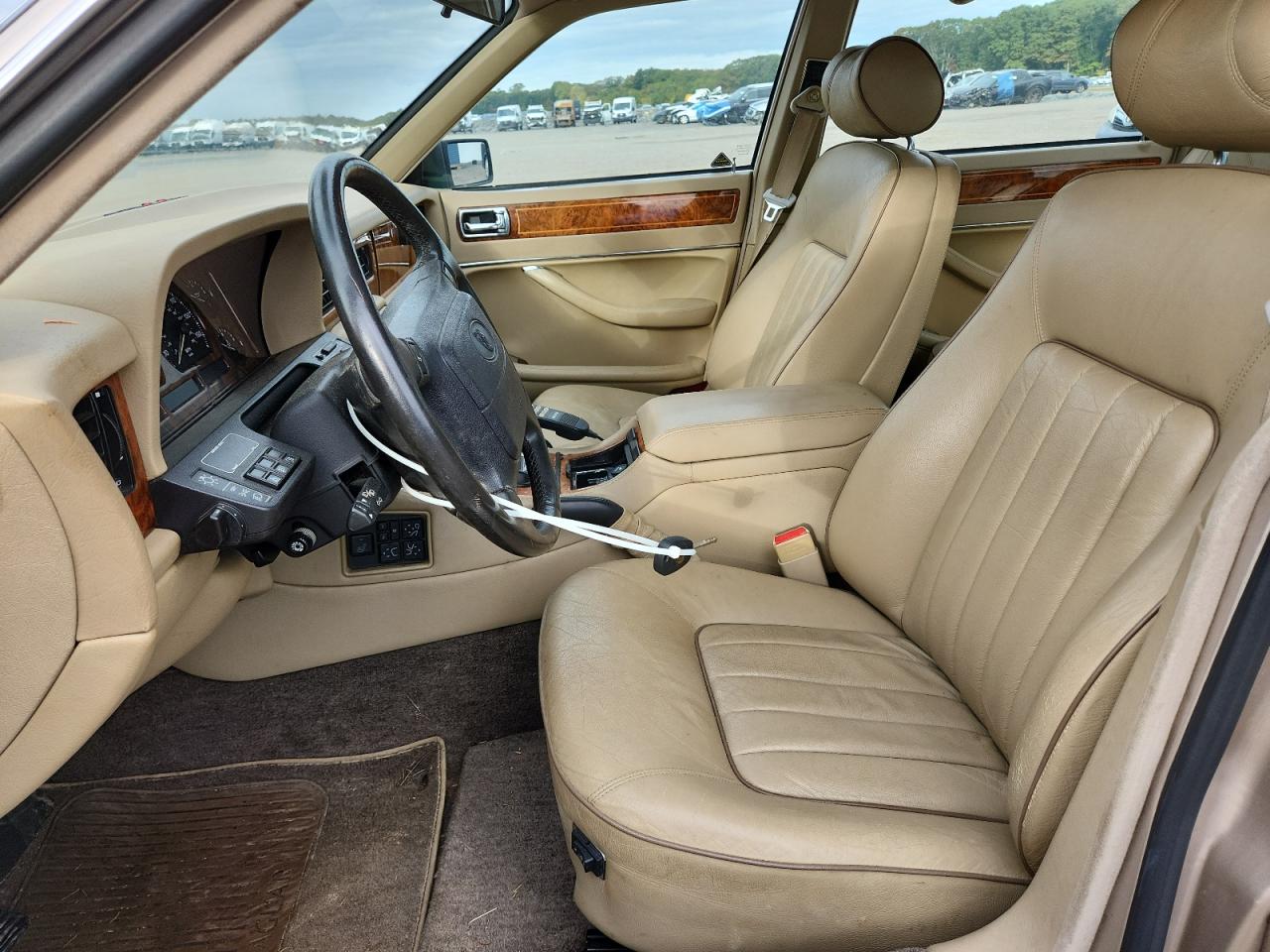 1993 Jaguar Xj6 Vanden Plas VIN: SAJKW1749PC671859 Lot: 86042865