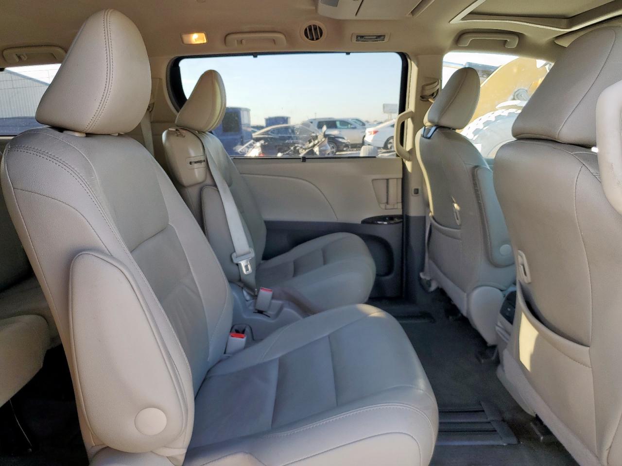 2015 Toyota Sienna Xle VIN: 5TDYK3DC4FS629981 Lot: 85315005