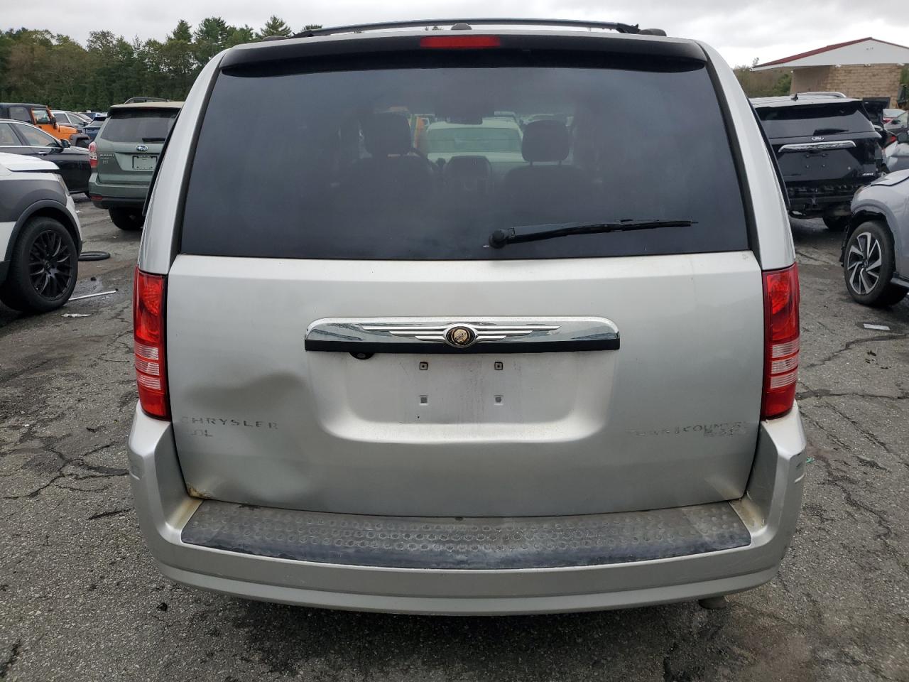 2010 Chrysler Town & Country Touring VIN: 2A4RR5DX8AR365500 Lot: 82388065