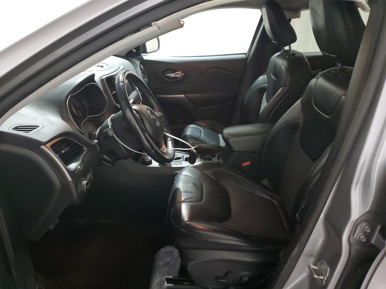 2019 Jeep Cherokee Latitude Plus VIN: 1C4PJMLBXKD182169 Lot: 90092415