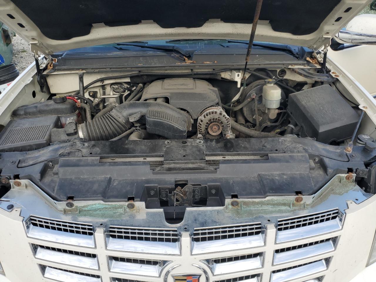 2013 Cadillac Escalade Esv Luxury VIN: 1GYS4HEF4DR303318 Lot: 82030375