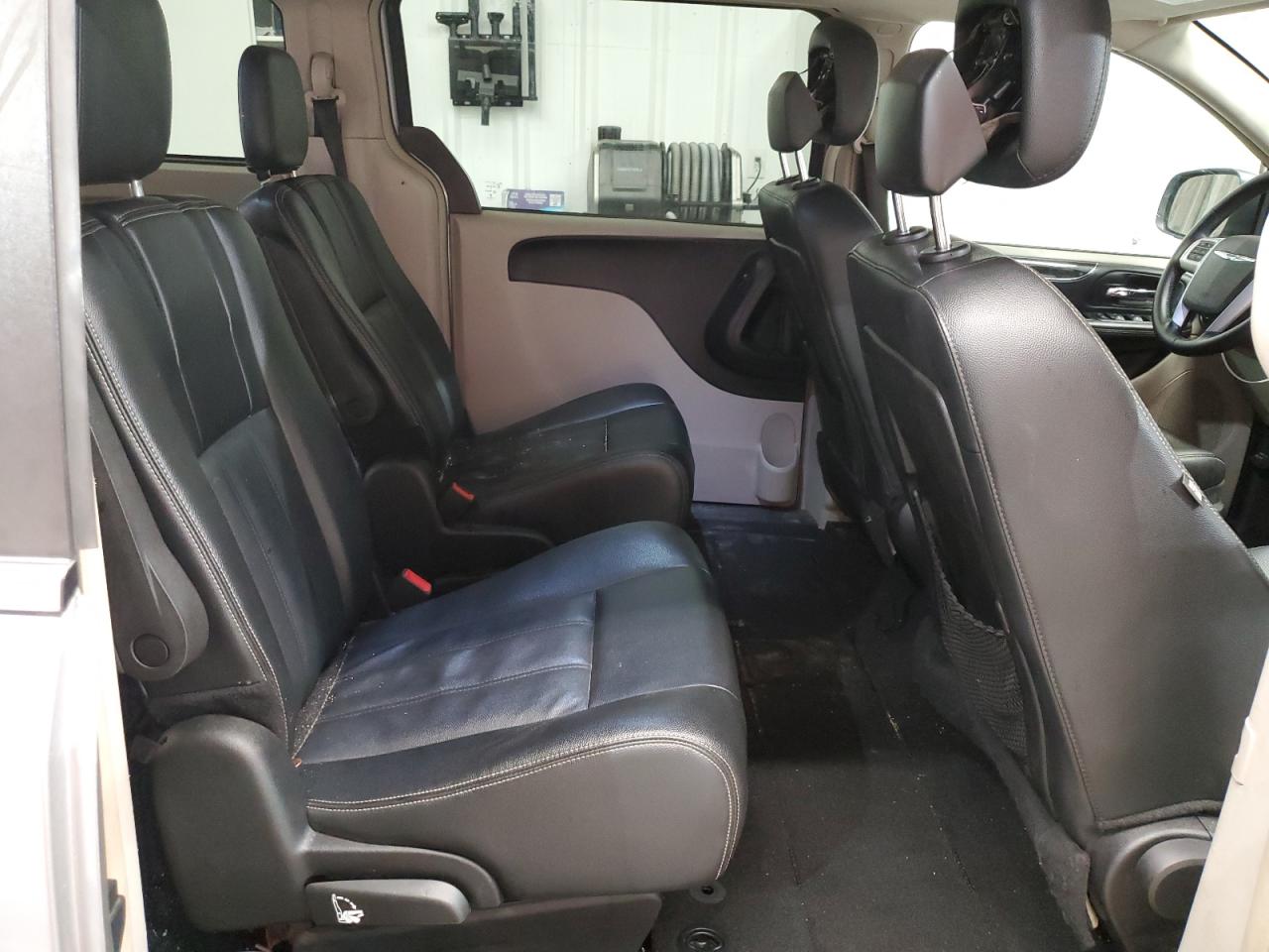 2016 Chrysler Town & Country Touring VIN: 2C4RC1BG1GR157793 Lot: 87430125