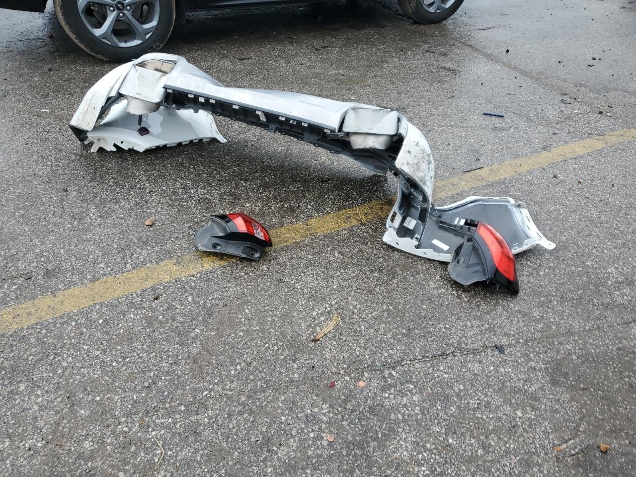 2017 Jeep Cherokee Overland VIN: 1C4PJMJSXHW616364 Lot: 82757295