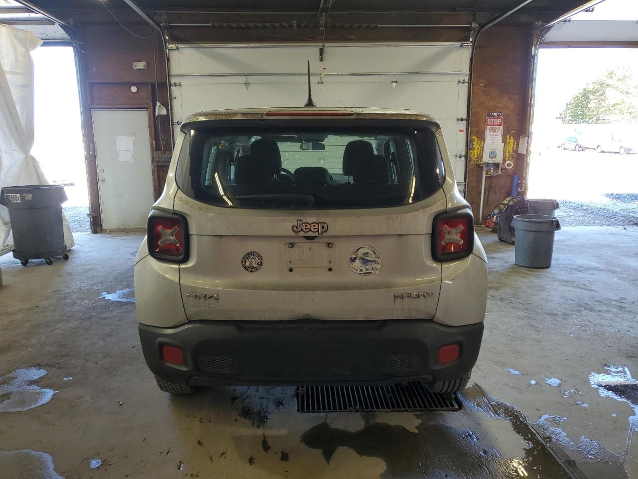 2016 Jeep Renegade Sport VIN: ZACCJBAT9GPD16399 Lot: 84724875