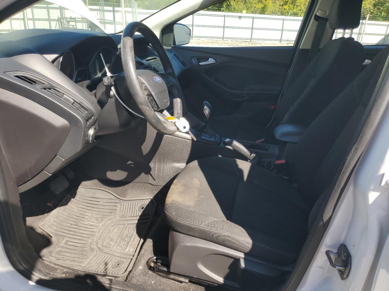 2017 Ford Focus Se VIN: 1FADP3K23HL346895 Lot: 85887635