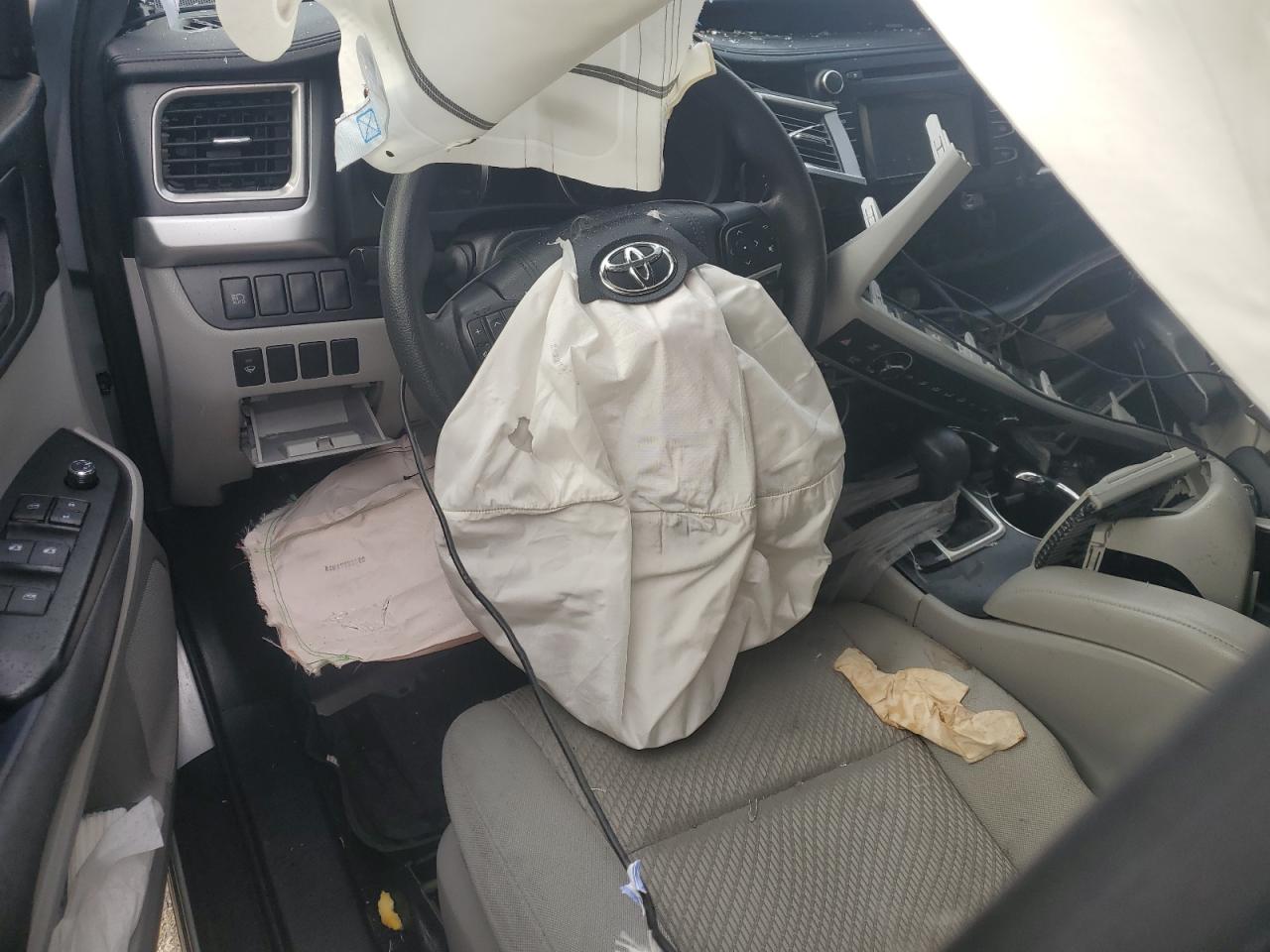 2017 Toyota Highlander Le VIN: 5TDBZRFH9HS462100 Lot: 86252215