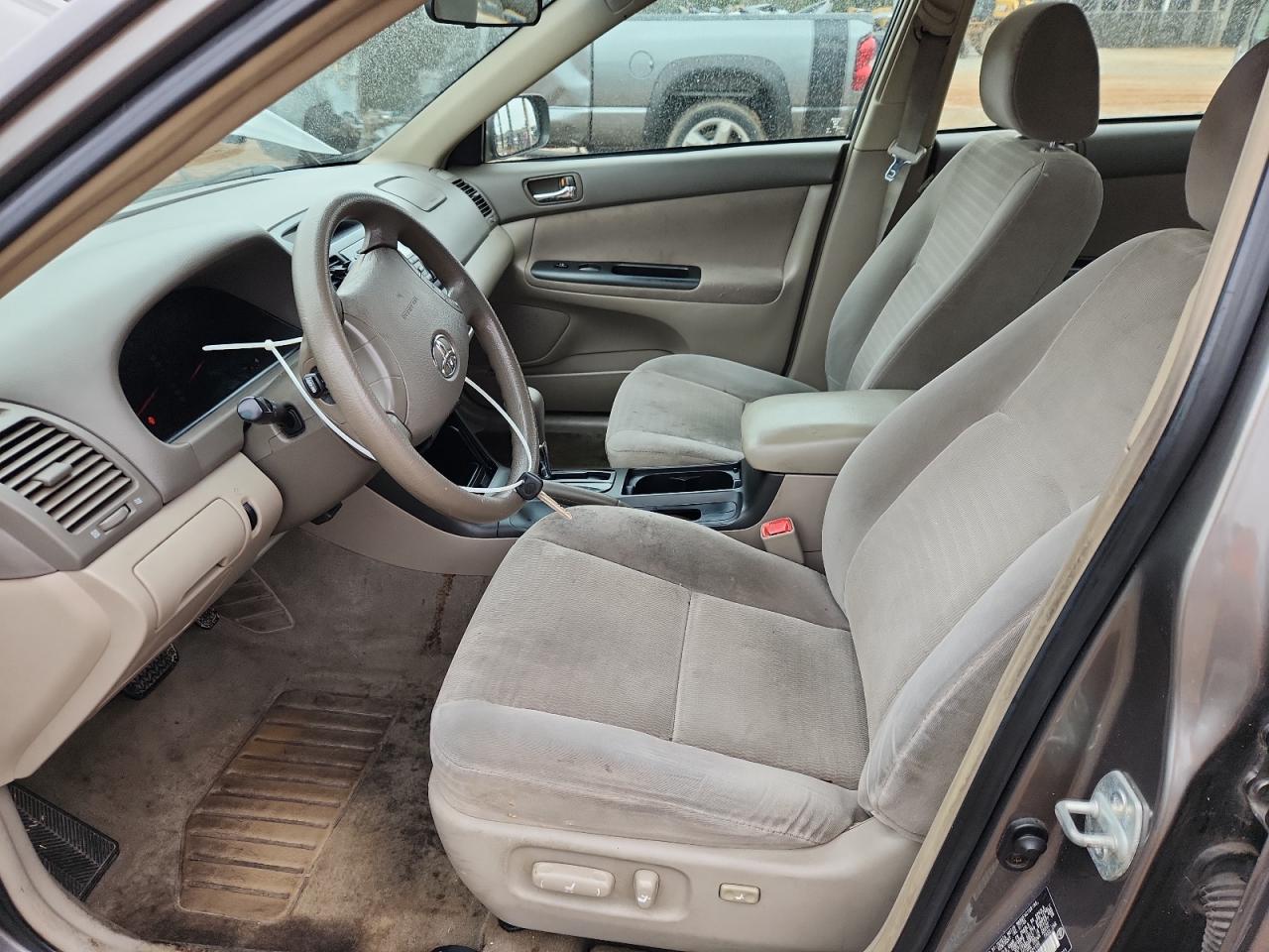 2005 Toyota Camry Le VIN: 4T1BF30K45U621196 Lot: 90319925