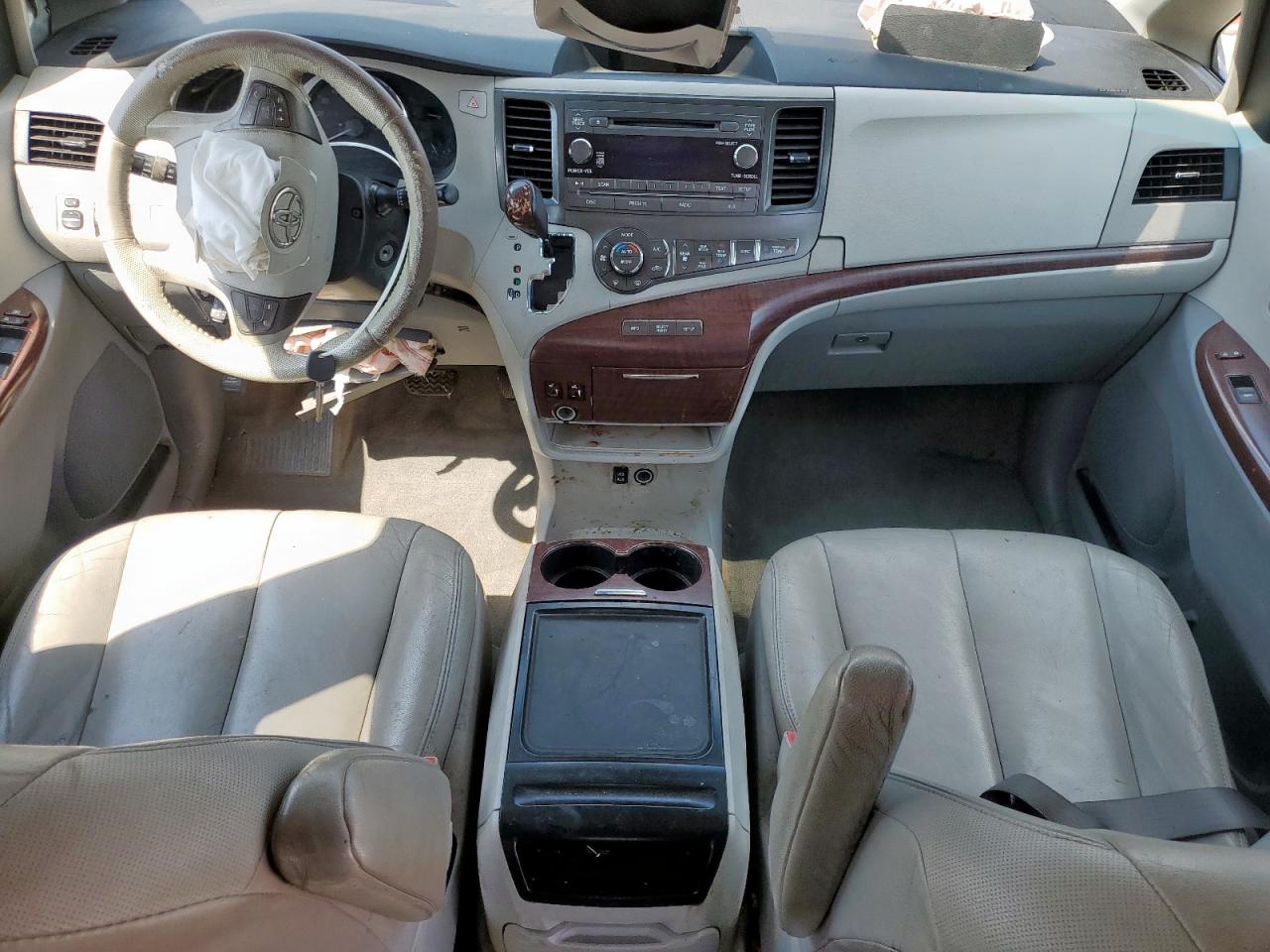 2012 Toyota Sienna Xle VIN: 5TDYK3DC8CS257279 Lot: 84924515