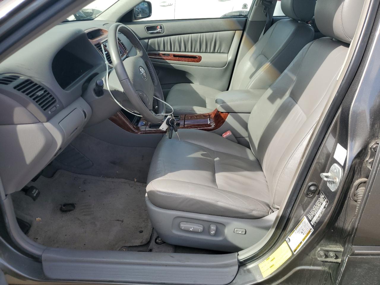 2005 Toyota Camry Le VIN: JTDBF30K250163783 Lot: 86242575