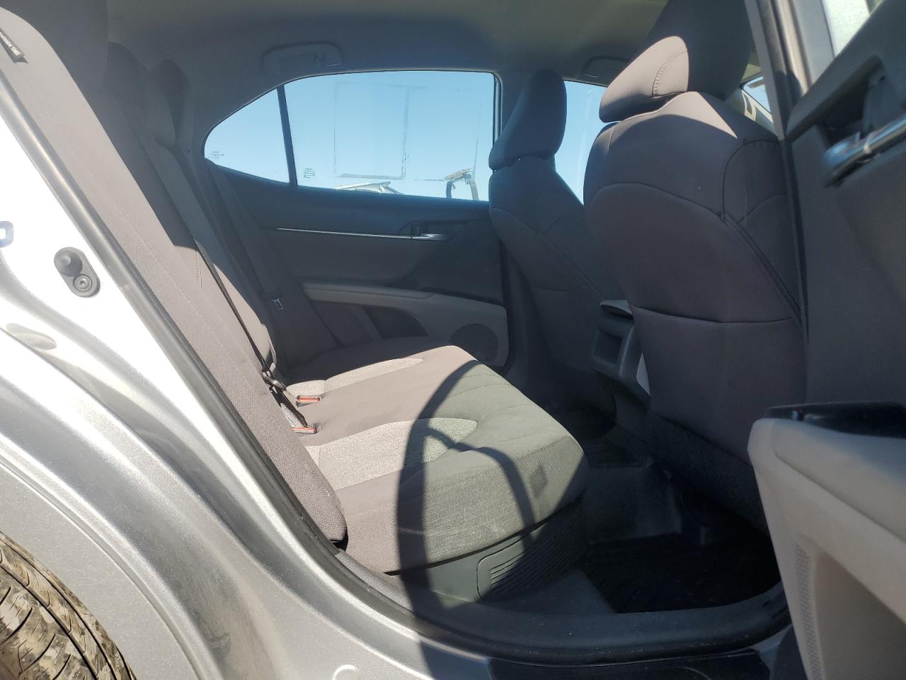 2020 Toyota Camry Le VIN: 4T1L31AK9LU010755 Lot: 90450155