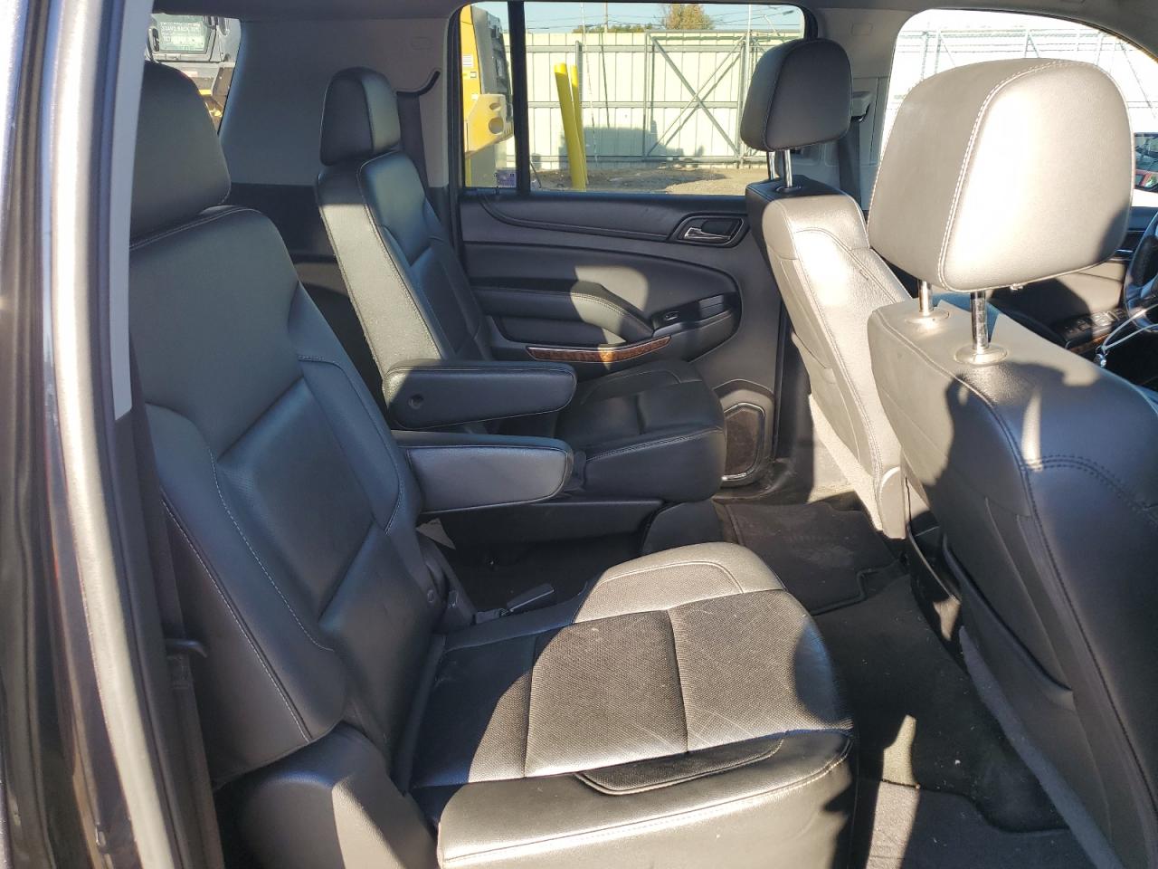 2018 Chevrolet Suburban K1500 Premier VIN: 1GNSKJKCXJR243819 Lot: 85523015