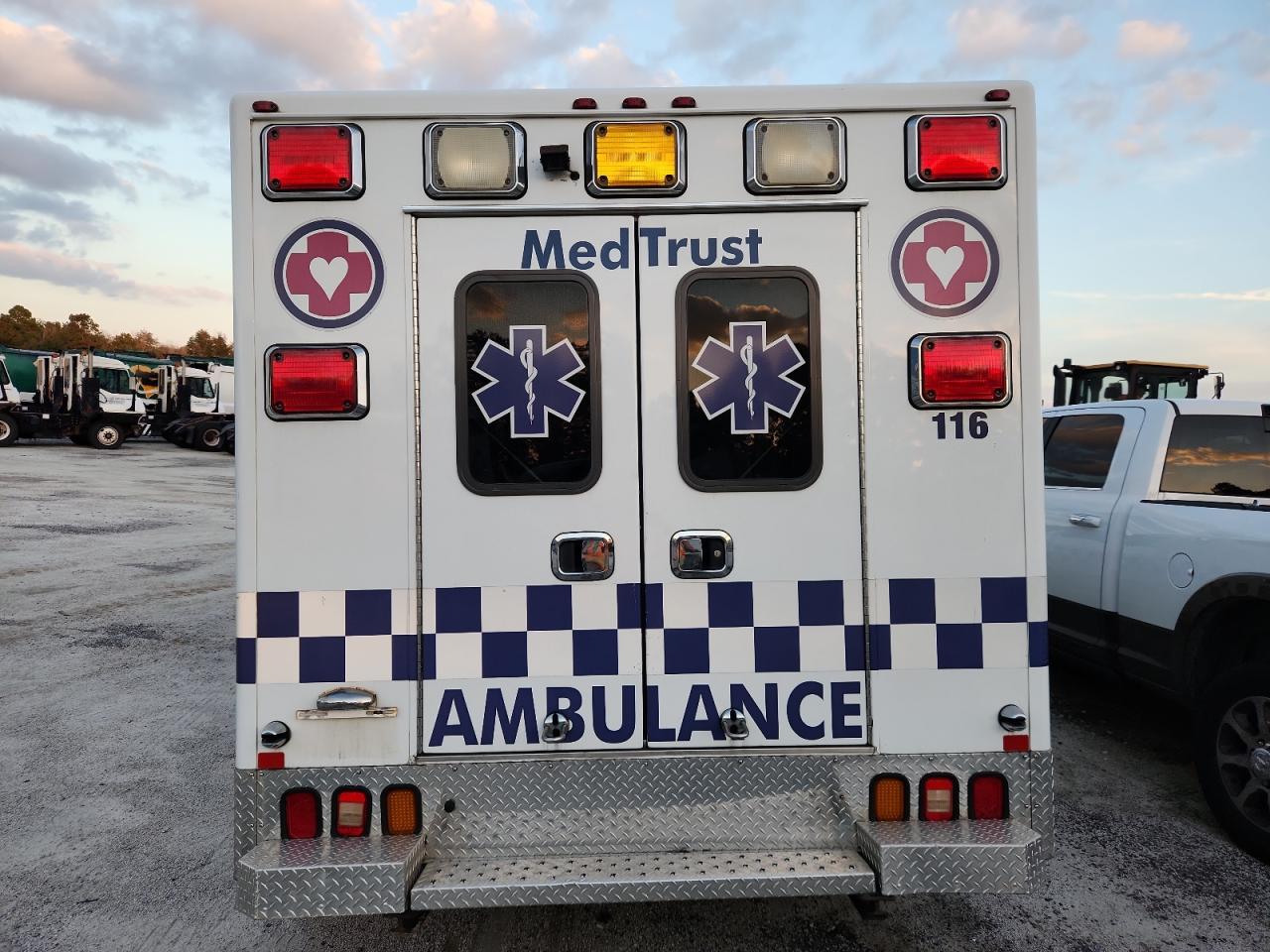 2016 Ford Econoline E350 Super Duty Cutaway Van VIN: 1FDWE3FS6GDC42831 Lot: 83987495