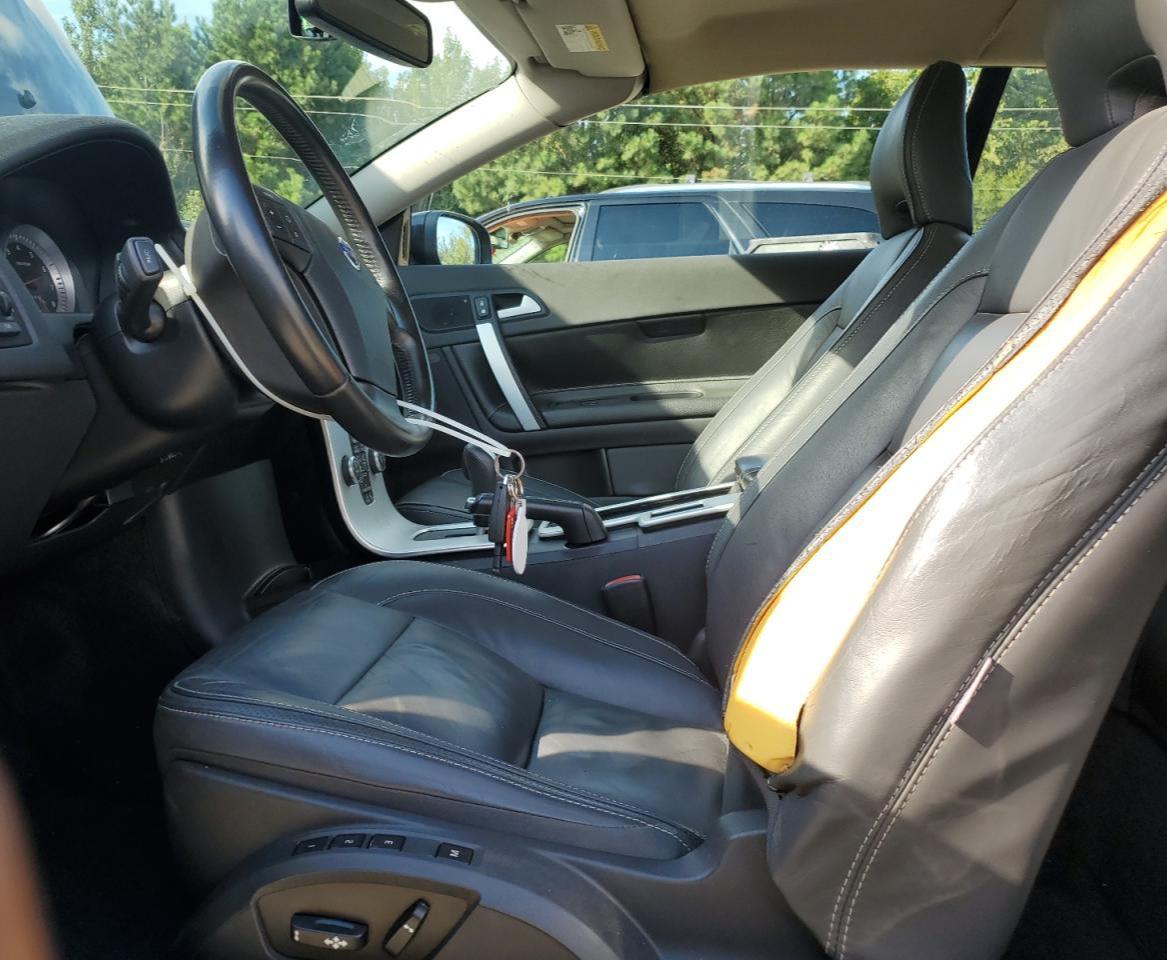 2011 Volvo C70 T5 VIN: YV1672MC0BJ120636 Lot: 84050495