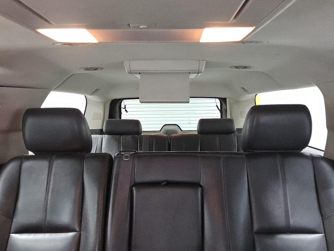 2014 Chevrolet Suburban K1500 Lt VIN: 1GNSKJE73ER228258 Lot: 85601405