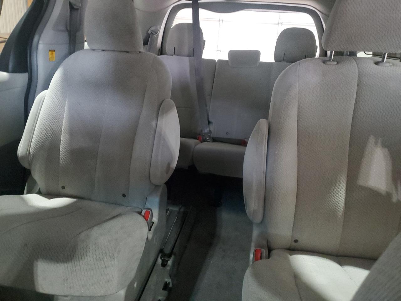 2011 Toyota Sienna Le VIN: 5TDKK3DC3BS073386 Lot: 85365015