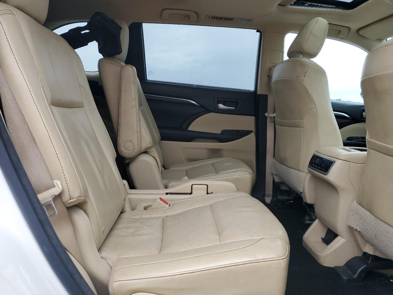 2015 Toyota Highlander Limited VIN: 5TDDKRFH2FS080758 Lot: 82240235