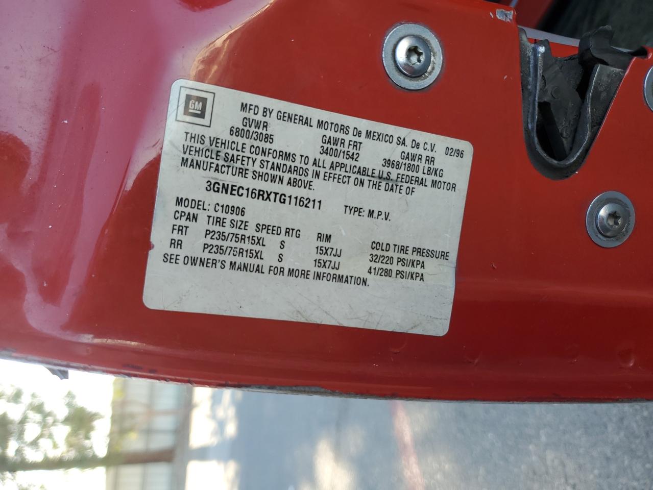 1996 Chevrolet Suburban C1500 VIN: 3GNEC16RXTG116211 Lot: 85308515