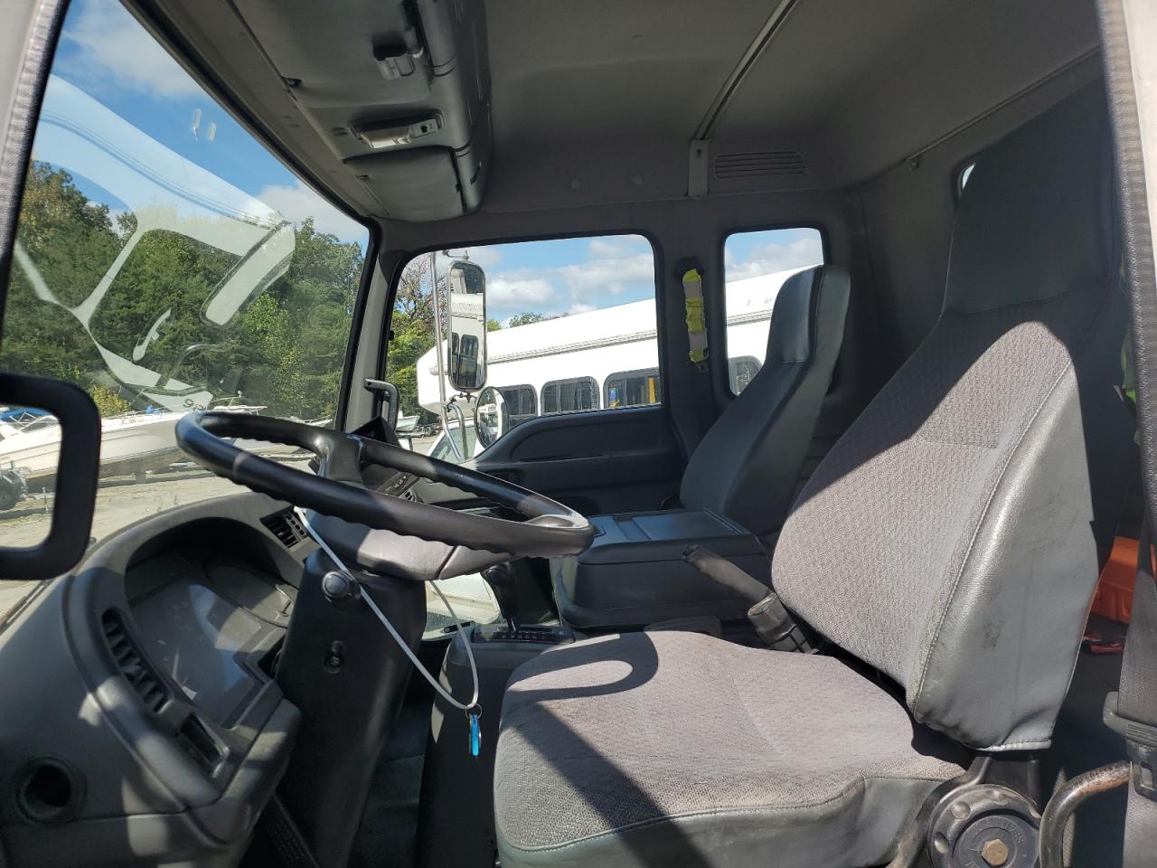 2002 Isuzu Ftr VIN: 4GTJ7C1382J700743 Lot: 81401355