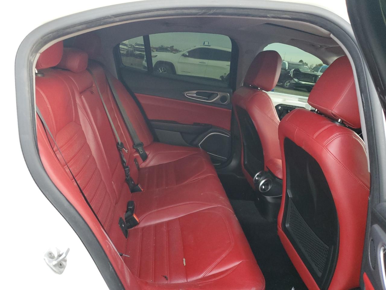 2017 Alfa Romeo Giulia Ti Q4 VIN: ZARFAEEN4H7555194 Lot: 90872085