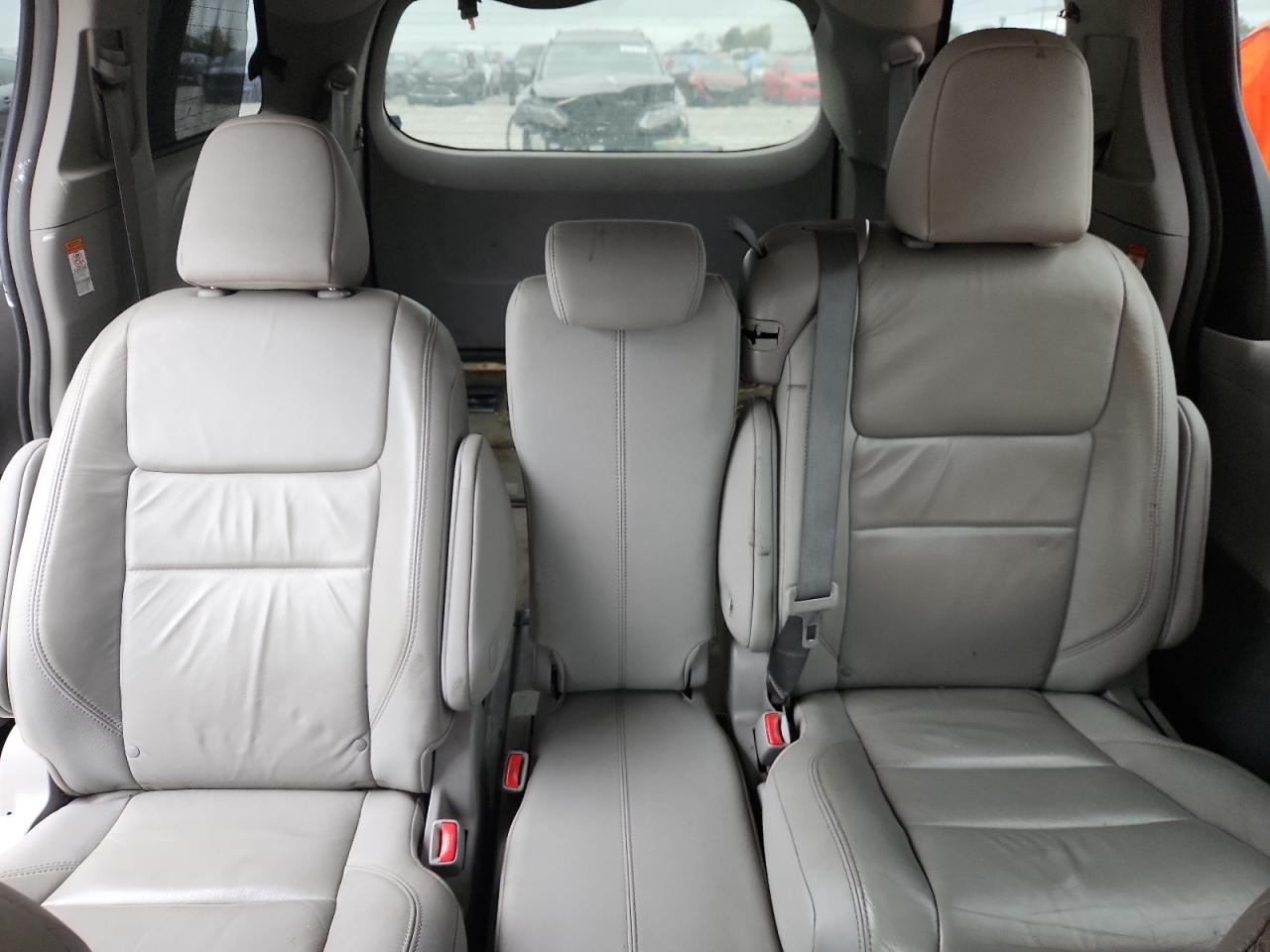 2018 Toyota Sienna Xle VIN: 5TDYZ3DC0JS917985 Lot: 82226235