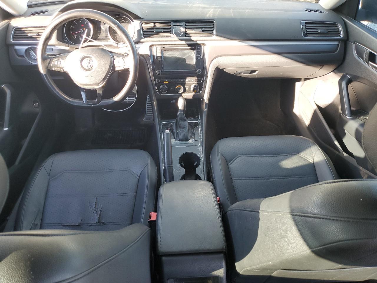 2017 Volkswagen Passat R-Line VIN: 1VWDT7A34HC043631 Lot: 85827095