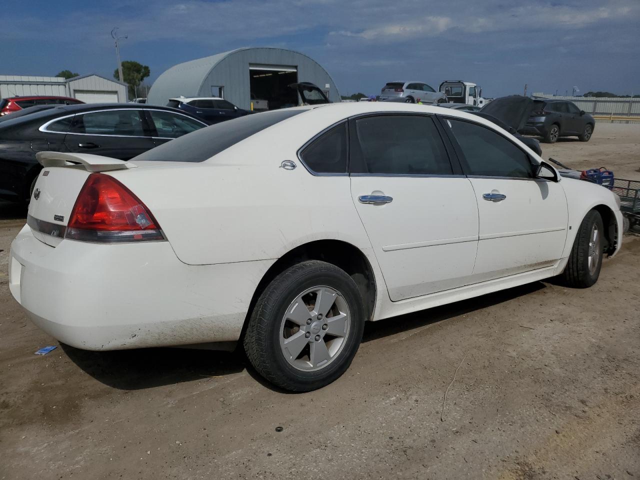 2009 Chevrolet Impala 1Lt white  flexible fuel 2G1WT57K591173111 photo #4