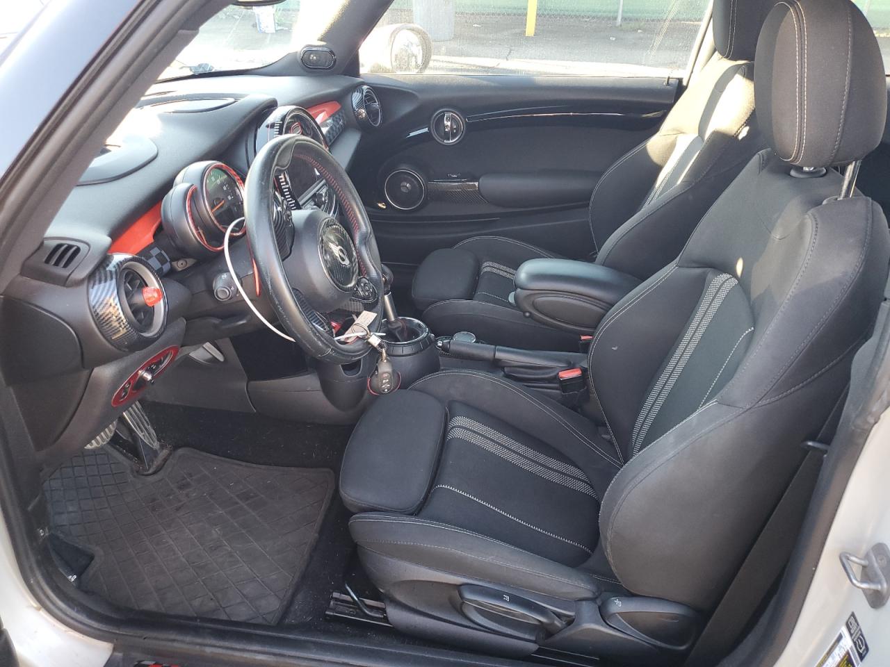 2015 Mini Cooper S VIN: WMWXP7C58F2A33688 Lot: 85940565