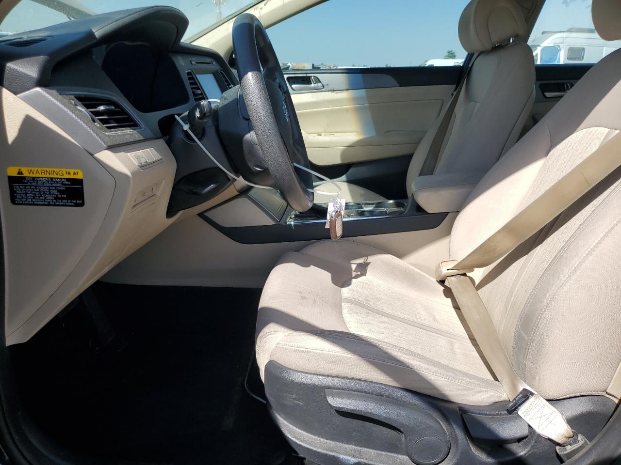 2017 Hyundai Sonata Hybrid VIN: KMHE24L37HA065619 Lot: 84727195