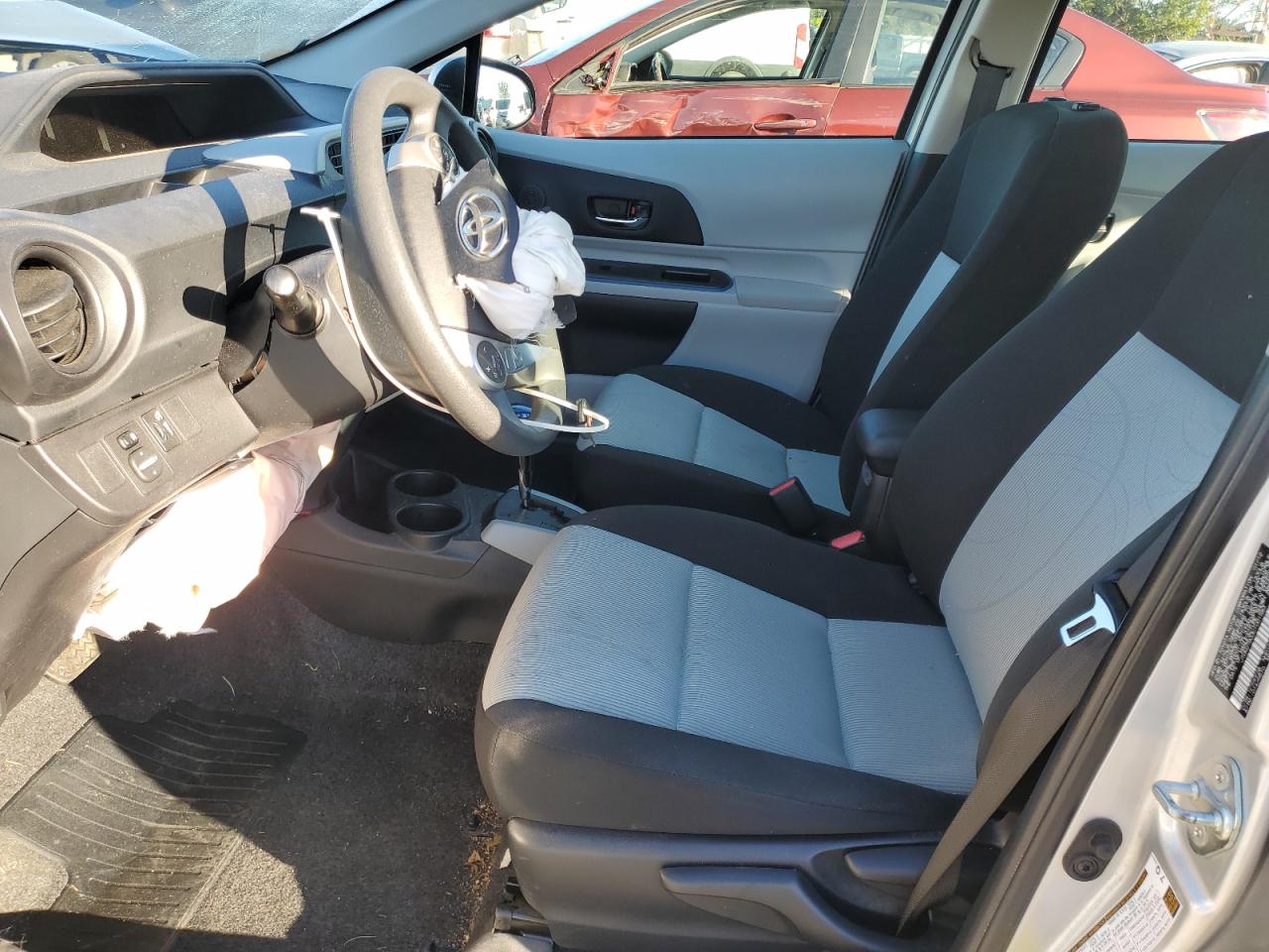 2012 Toyota Prius C VIN: JTDKDTB33C1001583 Lot: 85003225