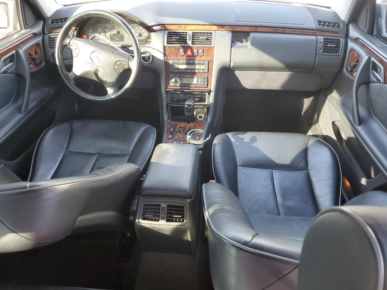 2001 Mercedes-Benz E 320 VIN: WDBJF65J61B331810 Lot: 85124035