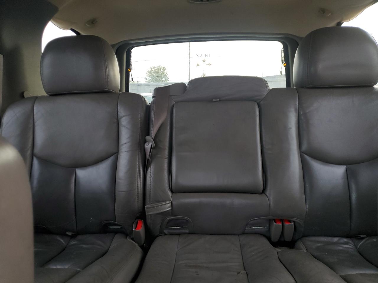 2004 GMC Yukon Denali VIN: 1GKEK63U64J313351 Lot: 82255735