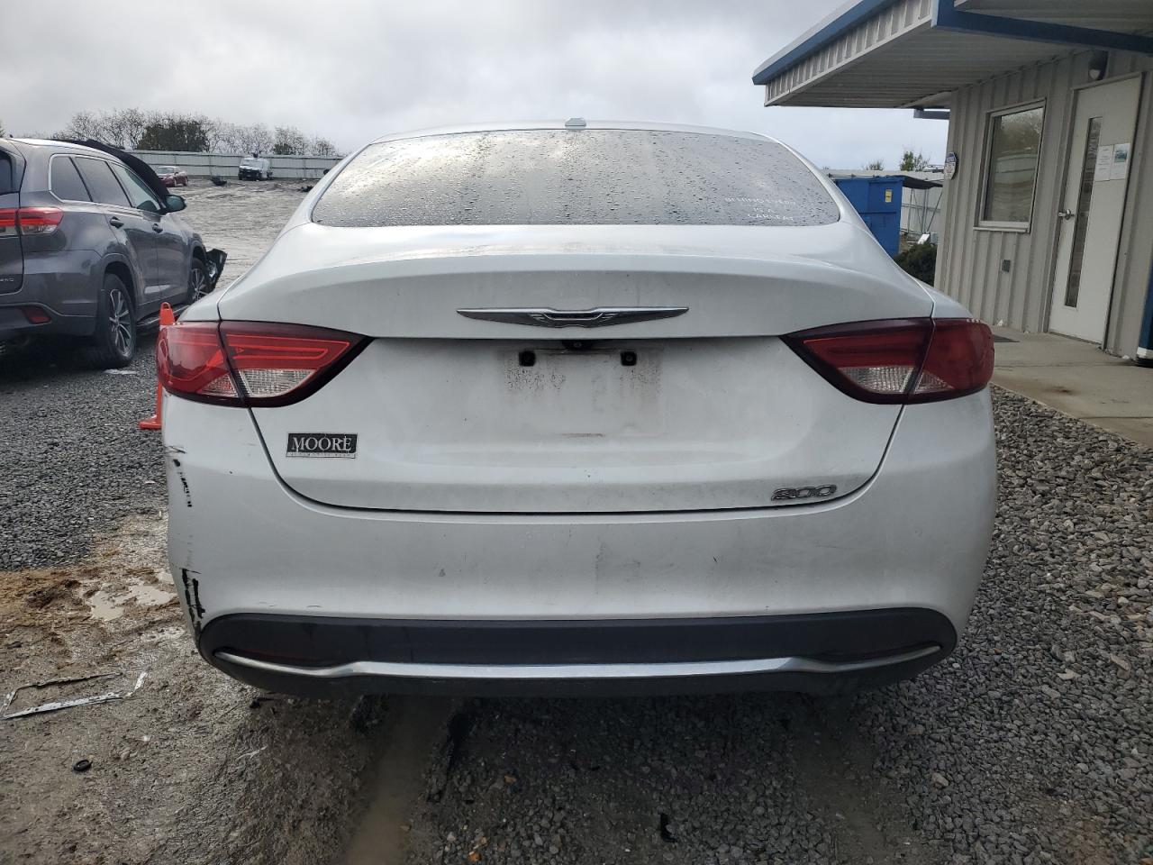 2015 Chrysler 200 Limited VIN: 1C3CCCABXFN599611 Lot: 90377655