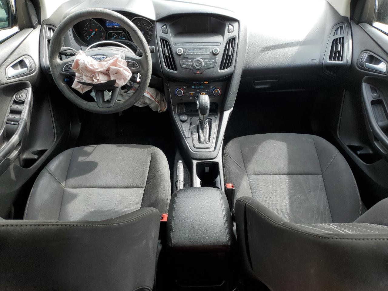 2018 Ford Focus Se VIN: 1FADP3FE3JL202161 Lot: 82423105