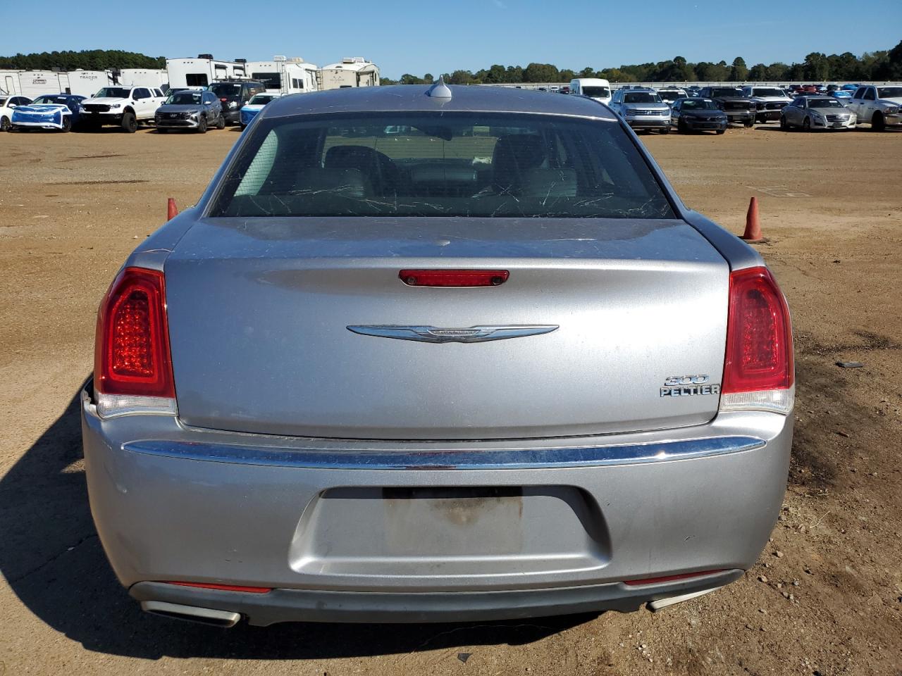 2016 Chrysler 300 Limited VIN: 2C3CCAAG4GH207927 Lot: 89443315