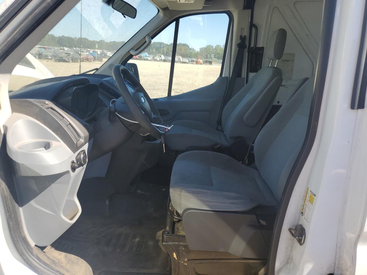 2015 Ford Transit T-250 VIN: 1FTYR1CM9FKA24727 Lot: 82521945